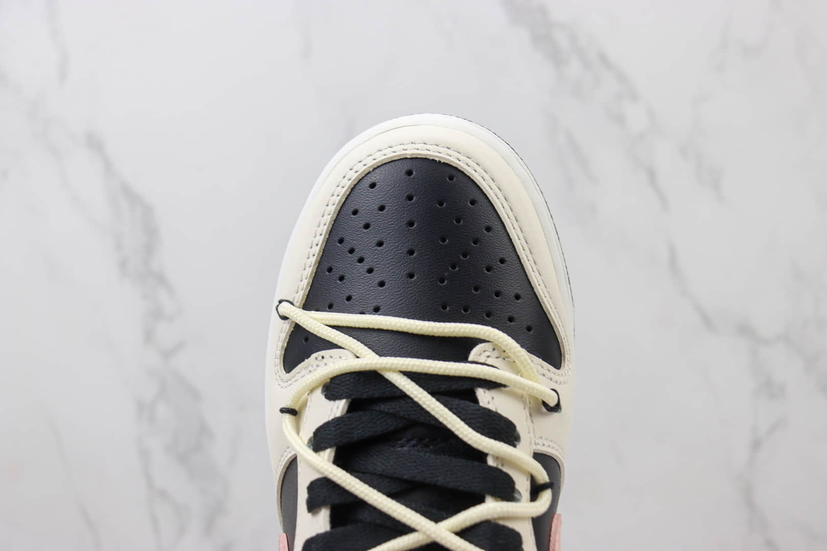 耐克Nike SB Dunk Low纯原版本低帮SB Dunk情人节白黑粉绑带解构板鞋 莆田耐克代理 货号：FD1232-001