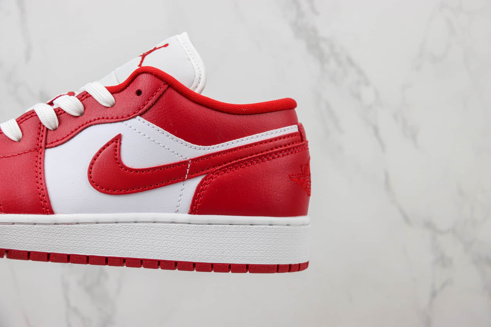 乔丹Air Jordan 1 Low “Gym Red”纯原版本低帮AJ1白红大学红板鞋 莆田AJ货源 货号：553560-611