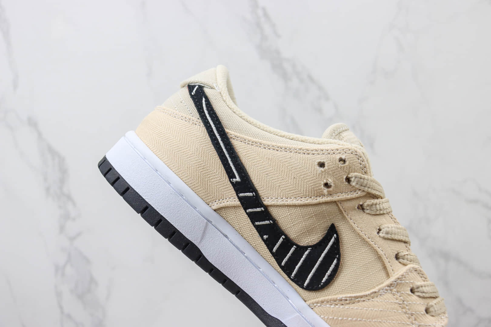 耐克Albino &Preto x Nike SB Dunk Low“Pearl White”纯原版本低帮SB Dunk撕撕乐米杏黑滑板鞋 莆田耐克货源 货号：FD2627-200