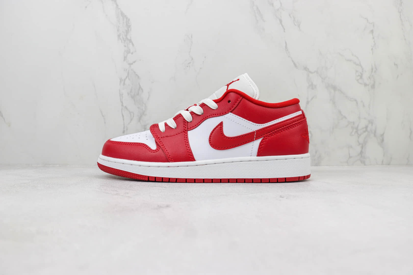 乔丹Air Jordan 1 Low “Gym Red”纯原版本低帮AJ1白红大学红板鞋 莆田AJ货源 货号：553560-611