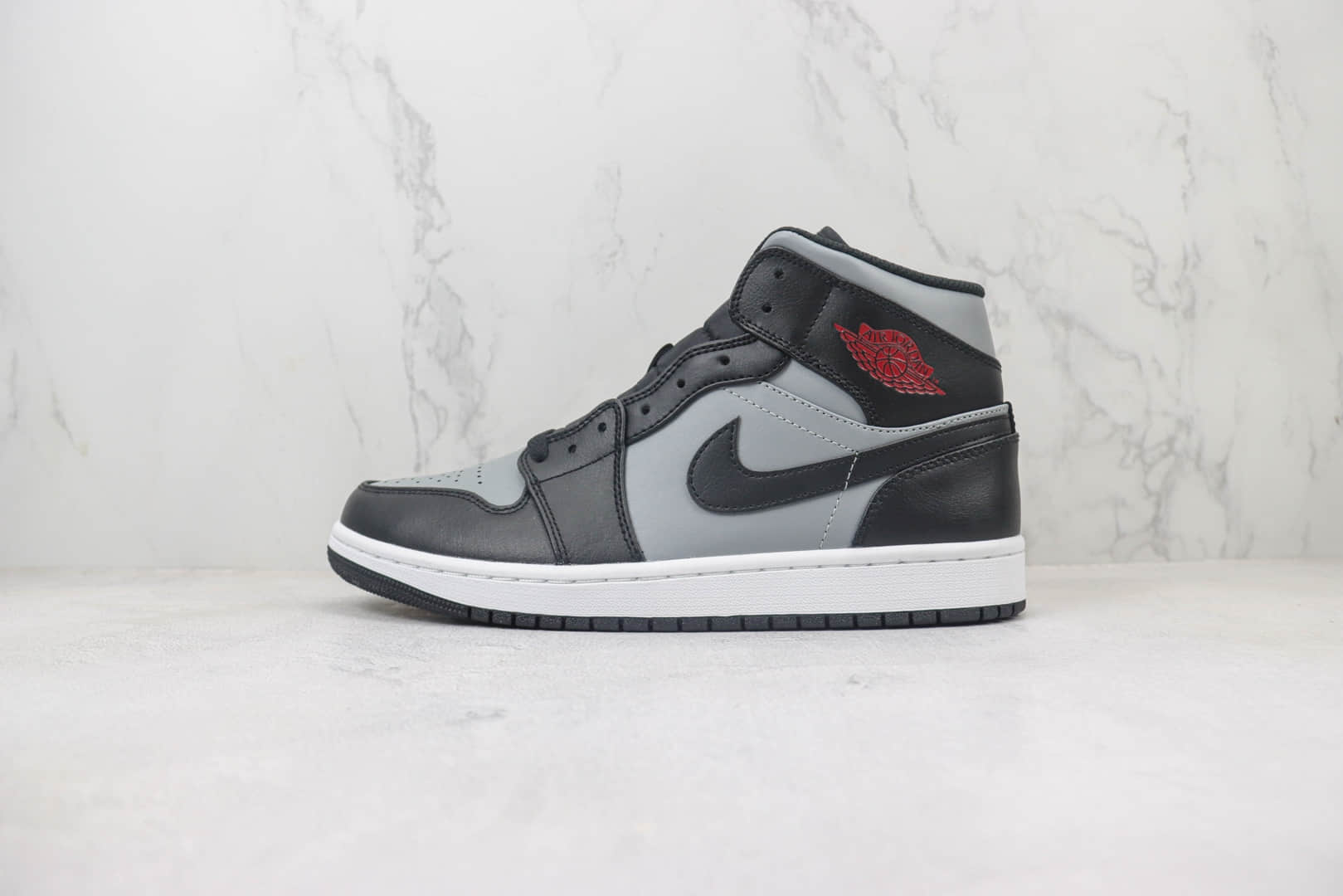 乔丹Air Jordan 1 Mid纯原版本中帮AJ1黑灰影子篮球鞋 莆田AJ货源 货号：554724-096