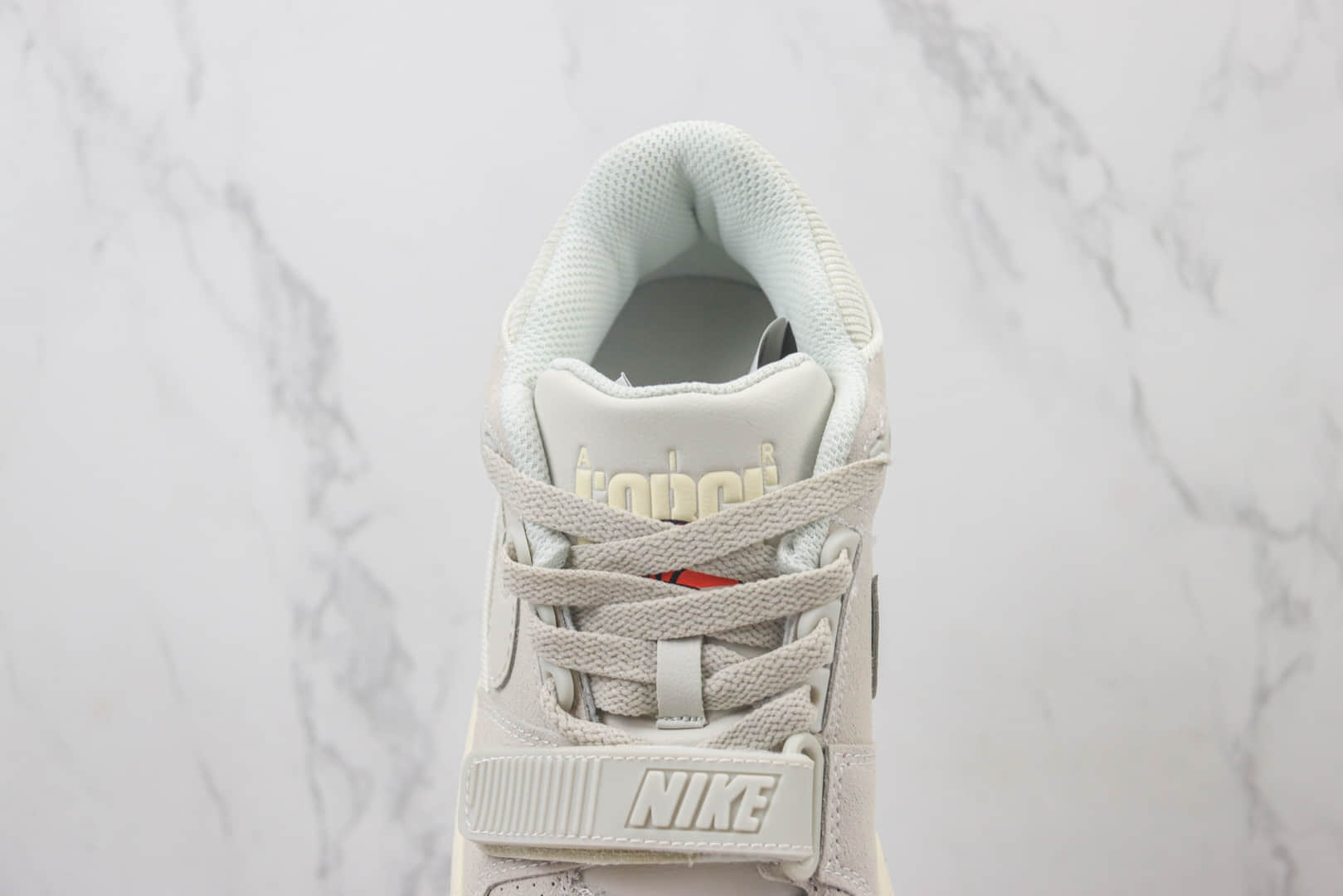耐克Billie Eilish x Nike Air Alpha Force 88纯原版本碧梨联名浅灰色板鞋 莆田耐克工厂 货号：FN6594-001