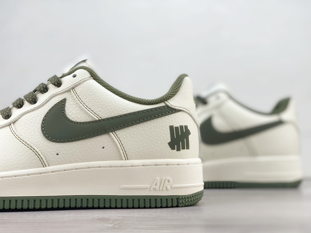 耐克Undefeated x Nike Air Force 1'07 Low纯原版本五道杠联名空军一号AF1白绿低帮板鞋 莆田耐克工厂 货号：UN2395-521