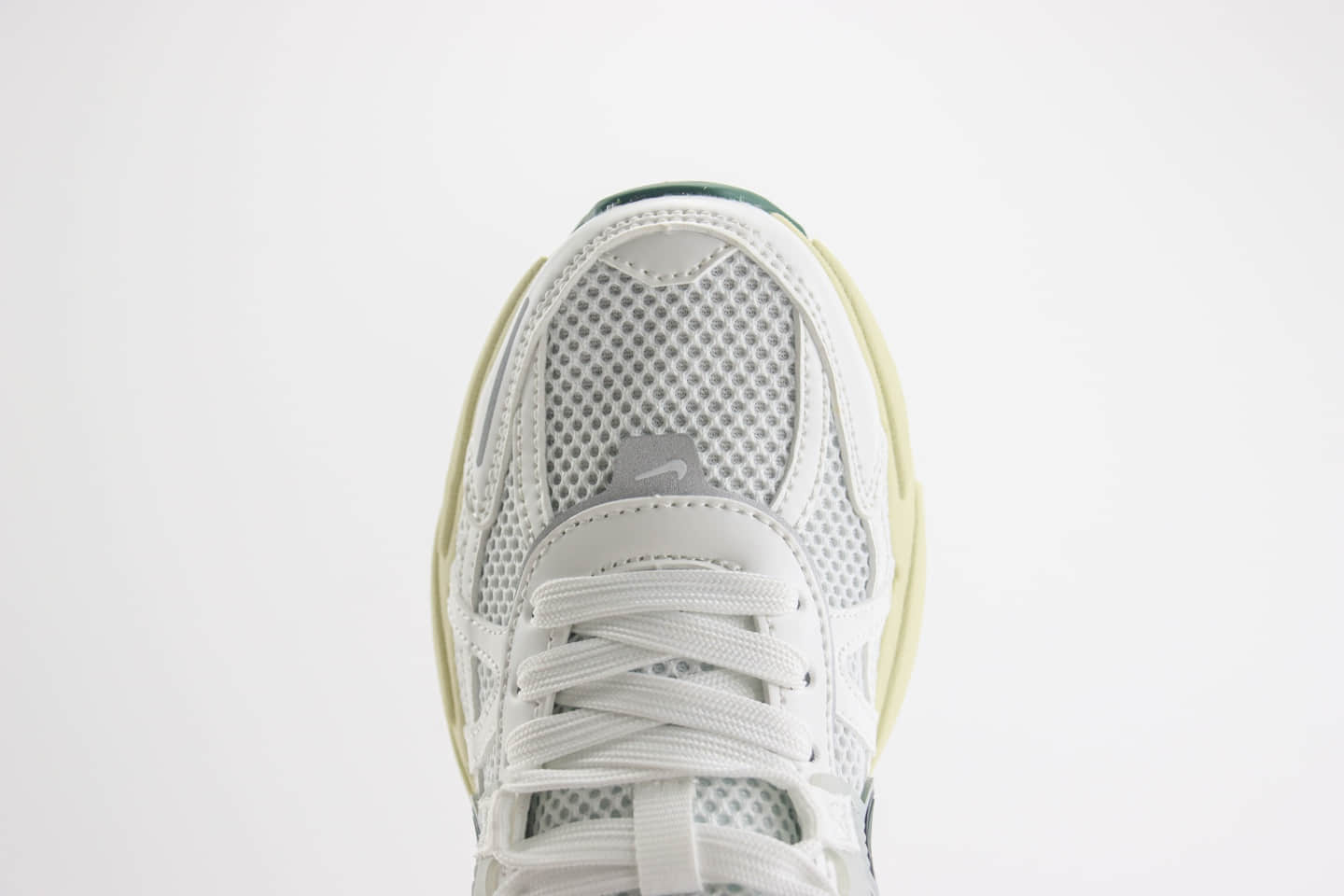 耐克Nike V2K Runtekk Run纯原版本V2K白绿色复古跑鞋 莆田耐克货源 货号：FD0736-101