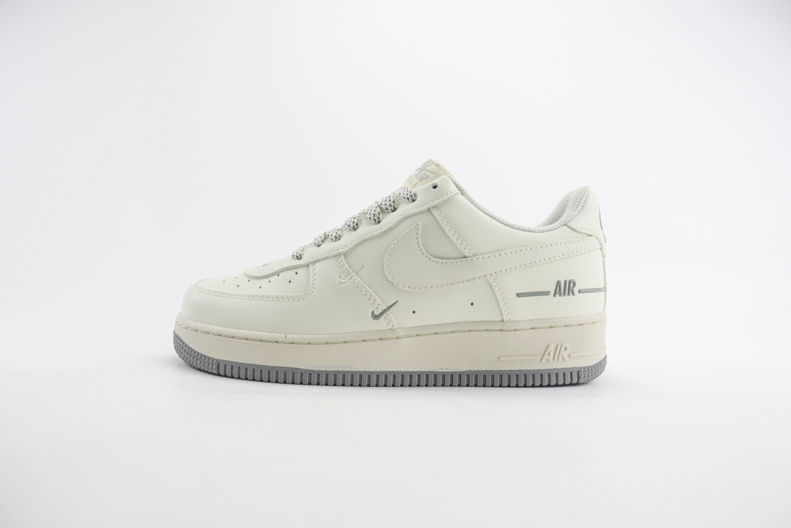 耐克Nike Air Force 1 Low纯原版本空军一号AF1白灰满天星板鞋 莆田耐克货源 货号：CJ1379-603