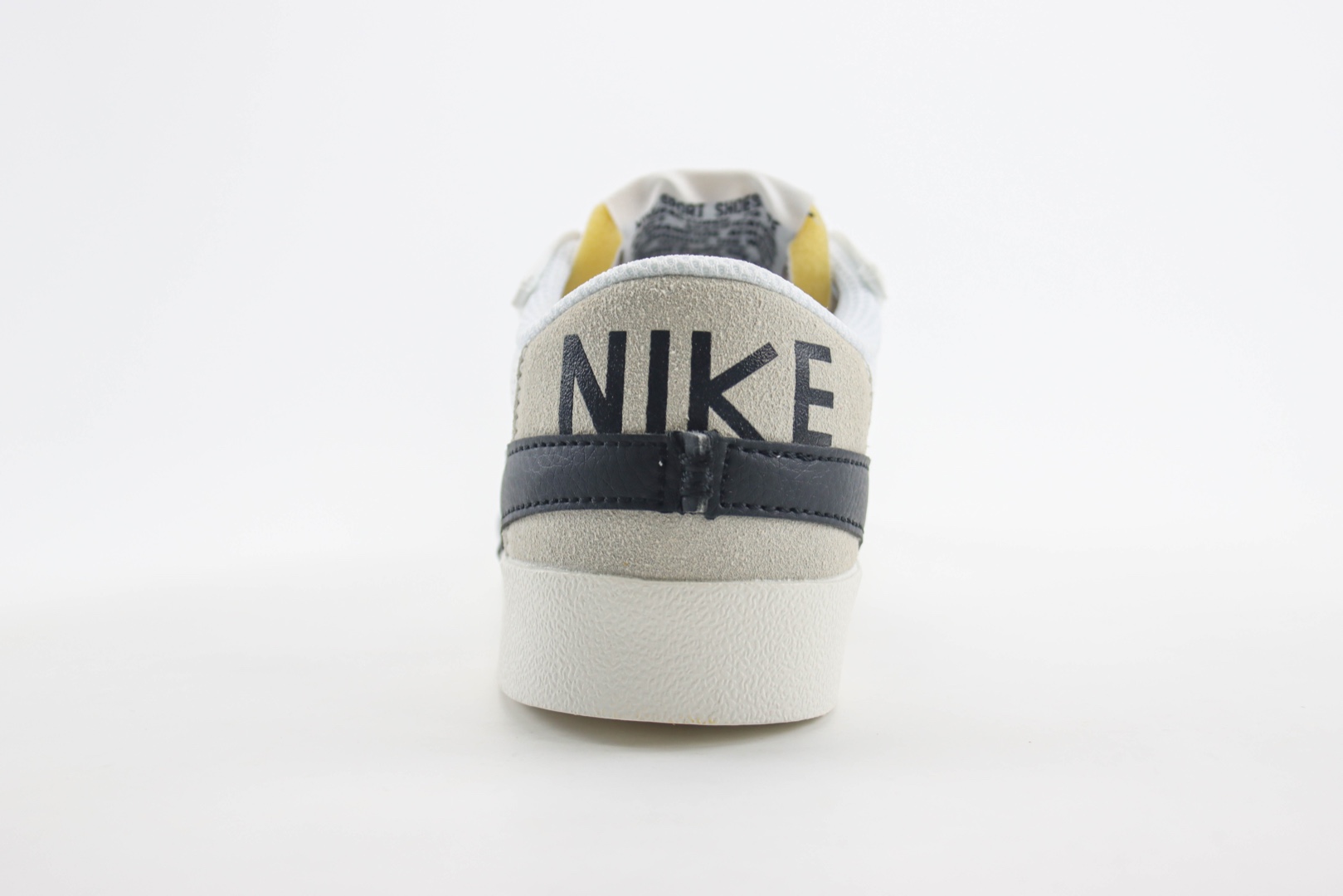 耐克Nike Blazer 77 Low Jumbo纯原版本开拓者77白黑色运动板鞋 莆田复刻鞋货源 货号：DQ1470-101