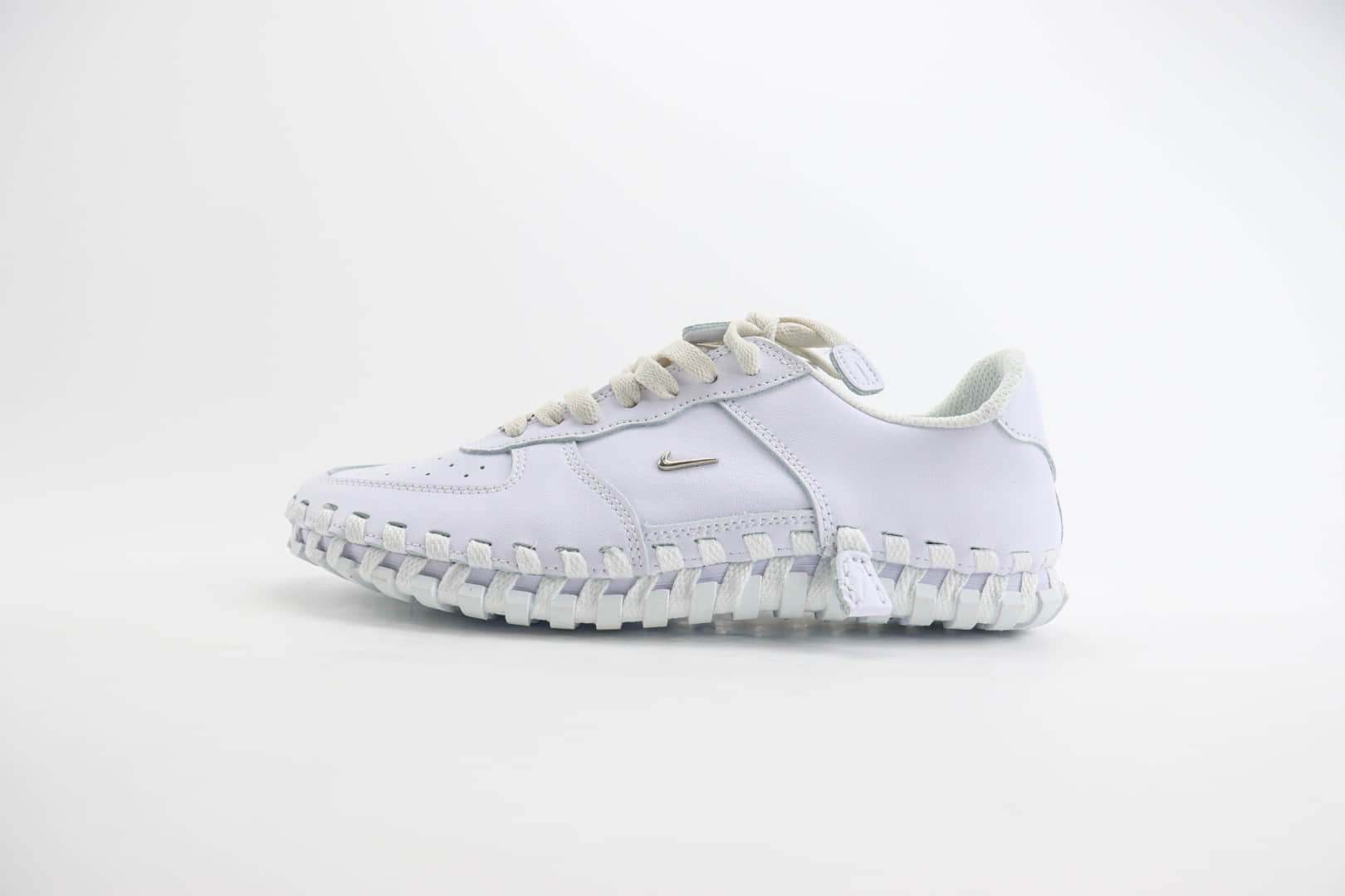耐克Jacquemus x Nike J Force 1 Low纯原版本白色秀款编织英伦单鞋 莆田耐克工厂 货号：DR0424-100