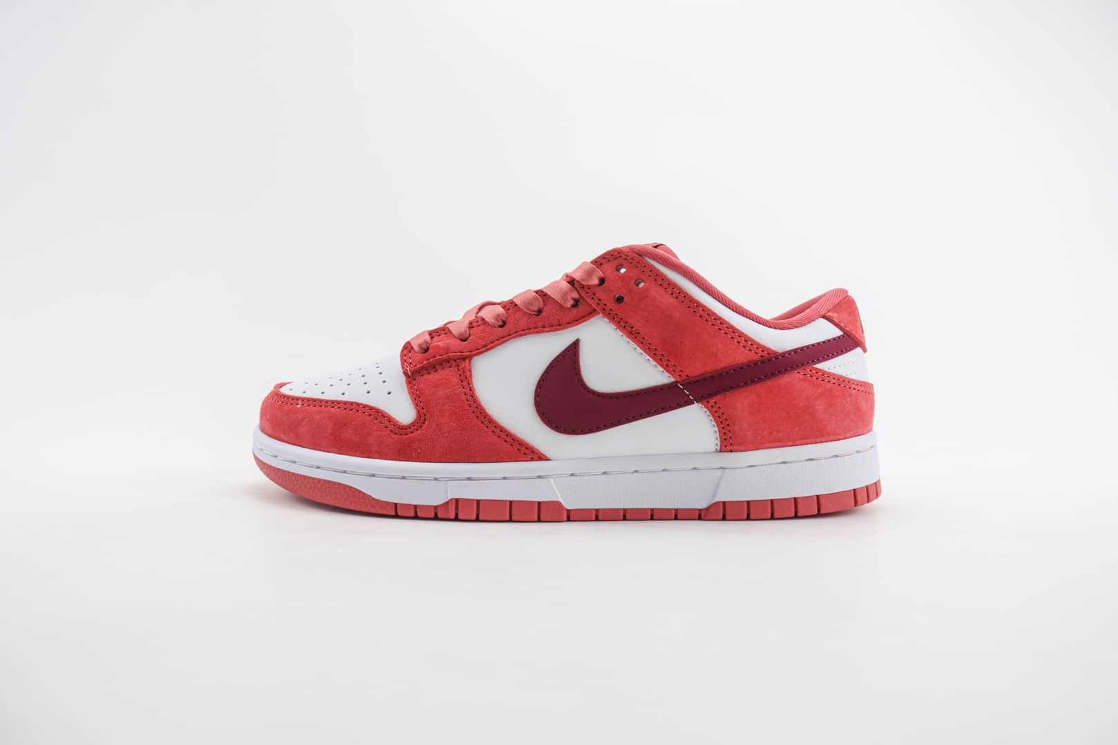 耐克Nike SB Dunk Low纯原版本低帮SB Dunk白玫红情人节板鞋 莆田耐克代理 货号：FQ7056-100
