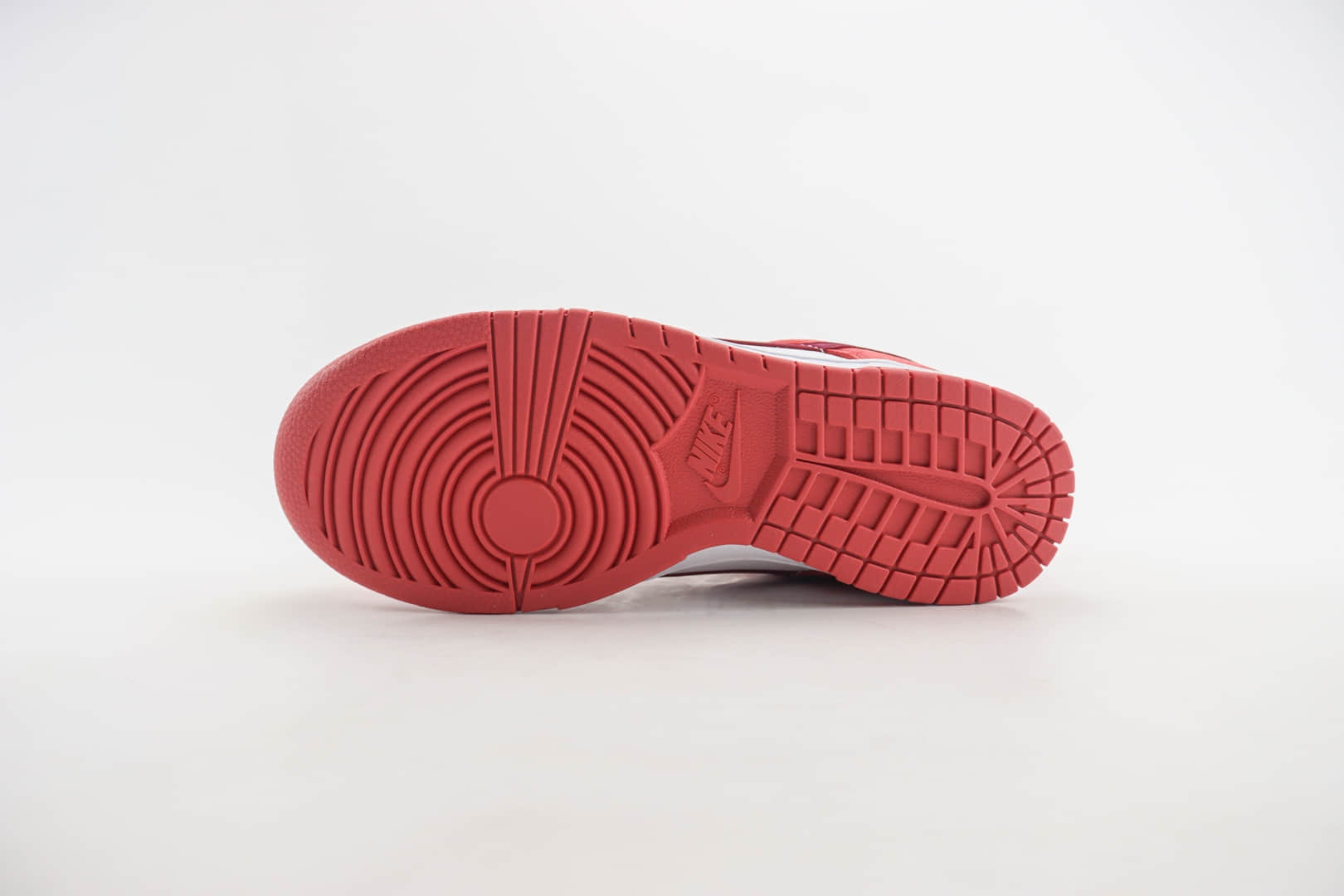 耐克Nike SB Dunk Low纯原版本低帮SB Dunk白玫红情人节板鞋 莆田耐克代理 货号：FQ7056-100