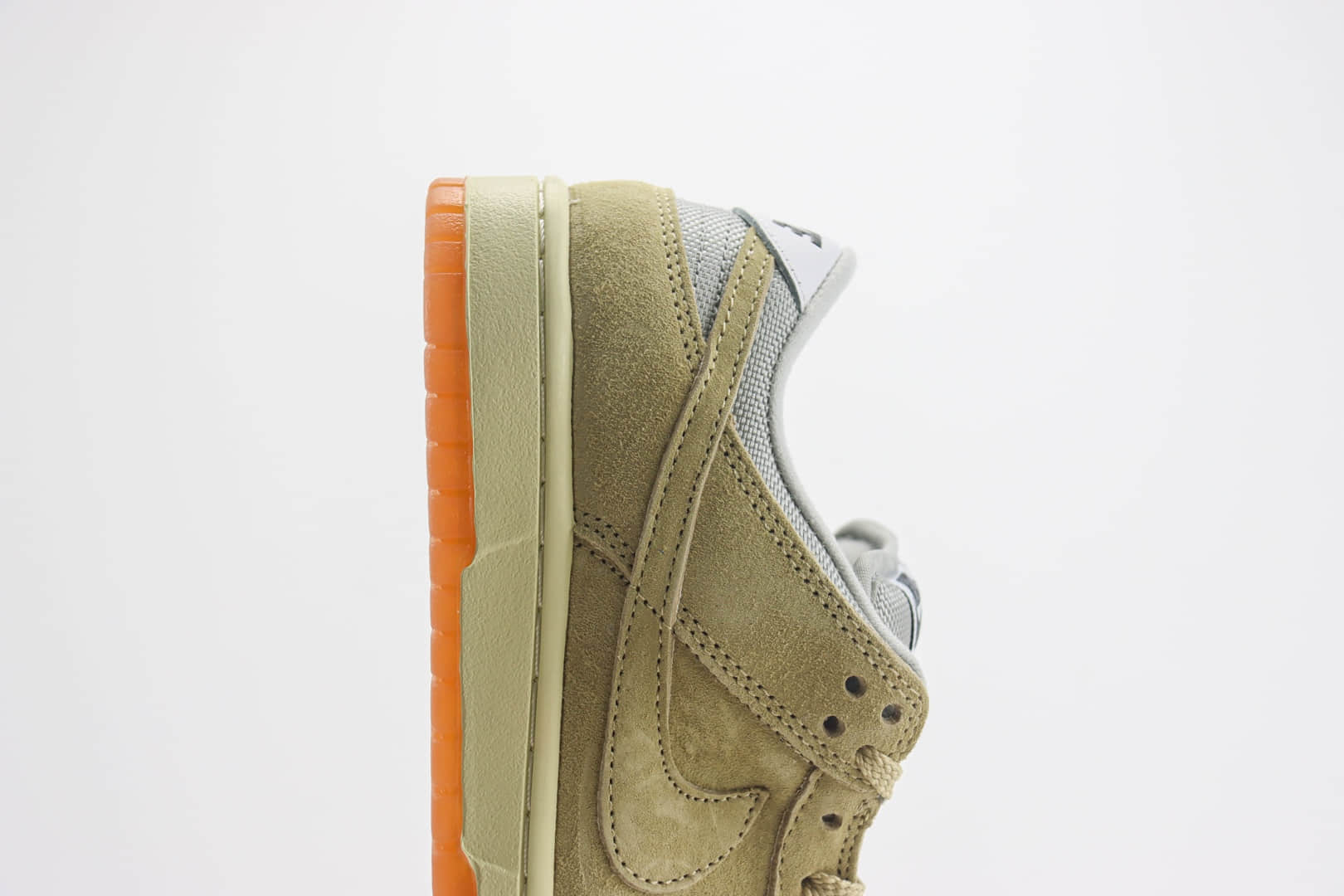 耐克Nike SB Dunk Low纯原版本低帮SB Dunk抹茶绿麂皮板鞋 莆田耐克代理 货号：HJ0367-200