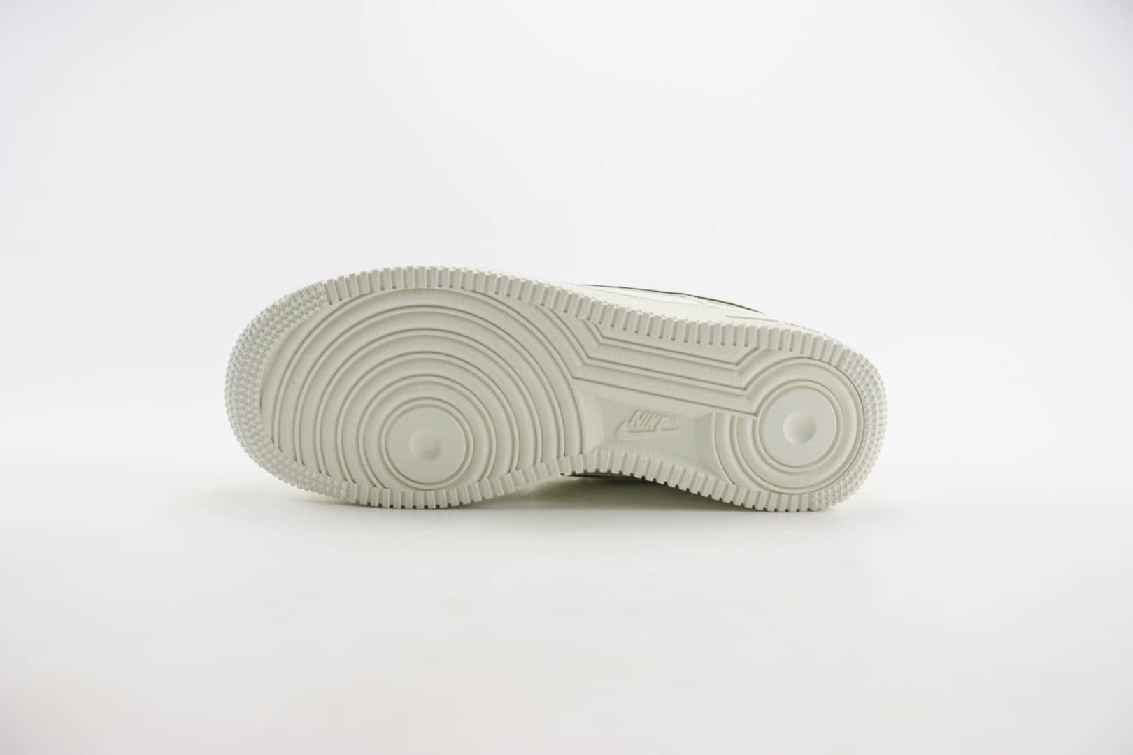 耐克Nike Air Force 1纯原版本空军一号AF1白绿帆布板鞋 莆田耐克货源 货号：MN5696-109