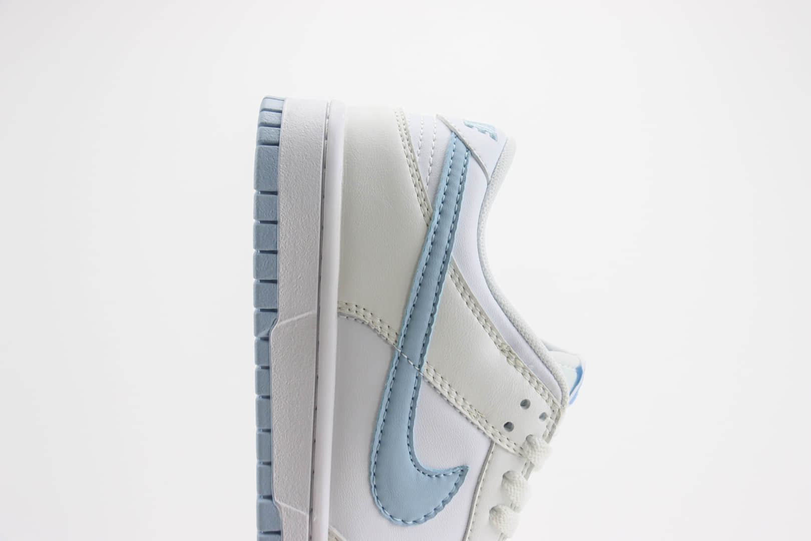 耐克Nike SB Dunk Low纯原版本低帮SB Dunk白蓝色滑板板鞋 莆田耐克货源 货号：DV0831-109