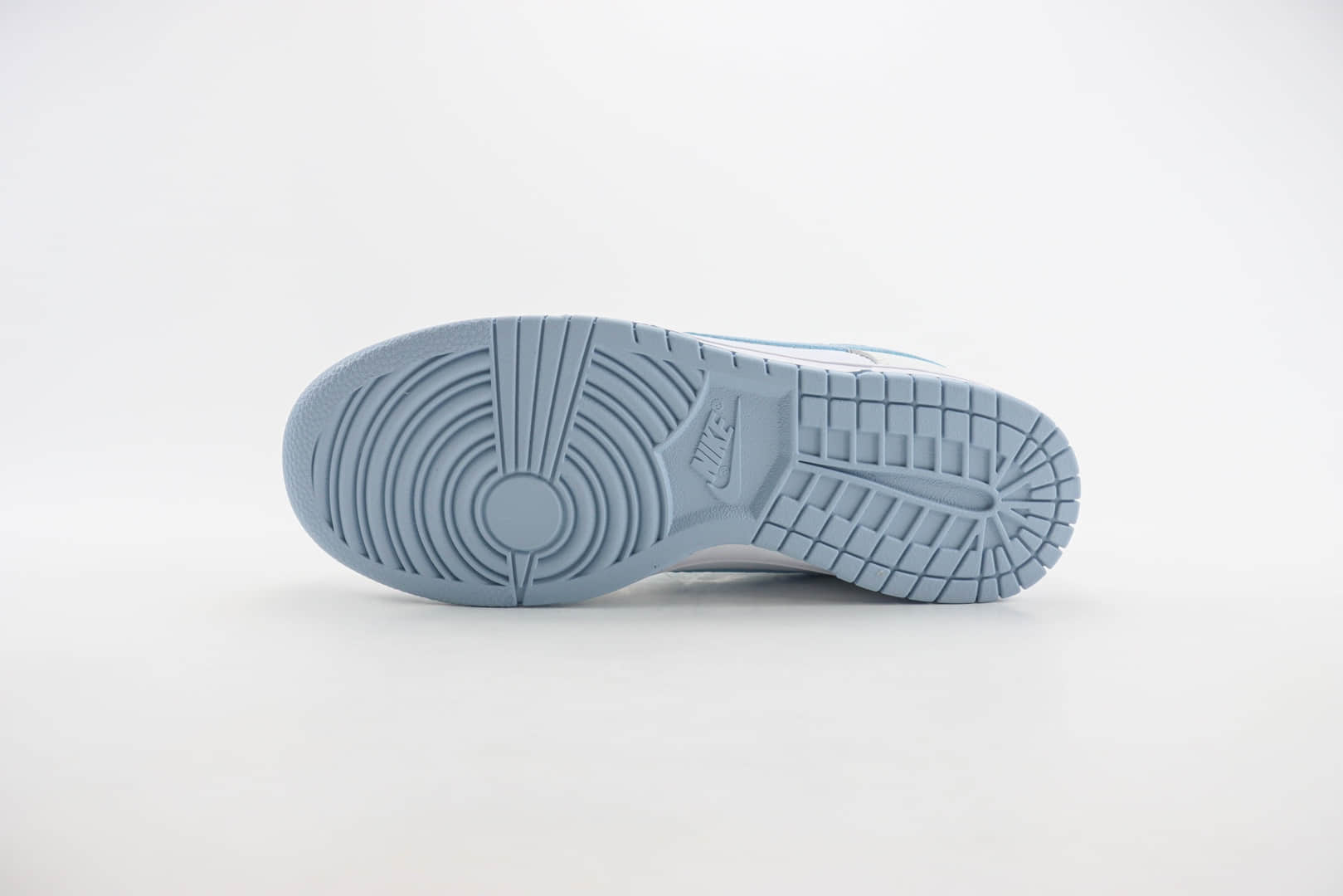 耐克Nike SB Dunk Low纯原版本低帮SB Dunk白蓝色滑板板鞋 莆田耐克货源 货号：DV0831-109