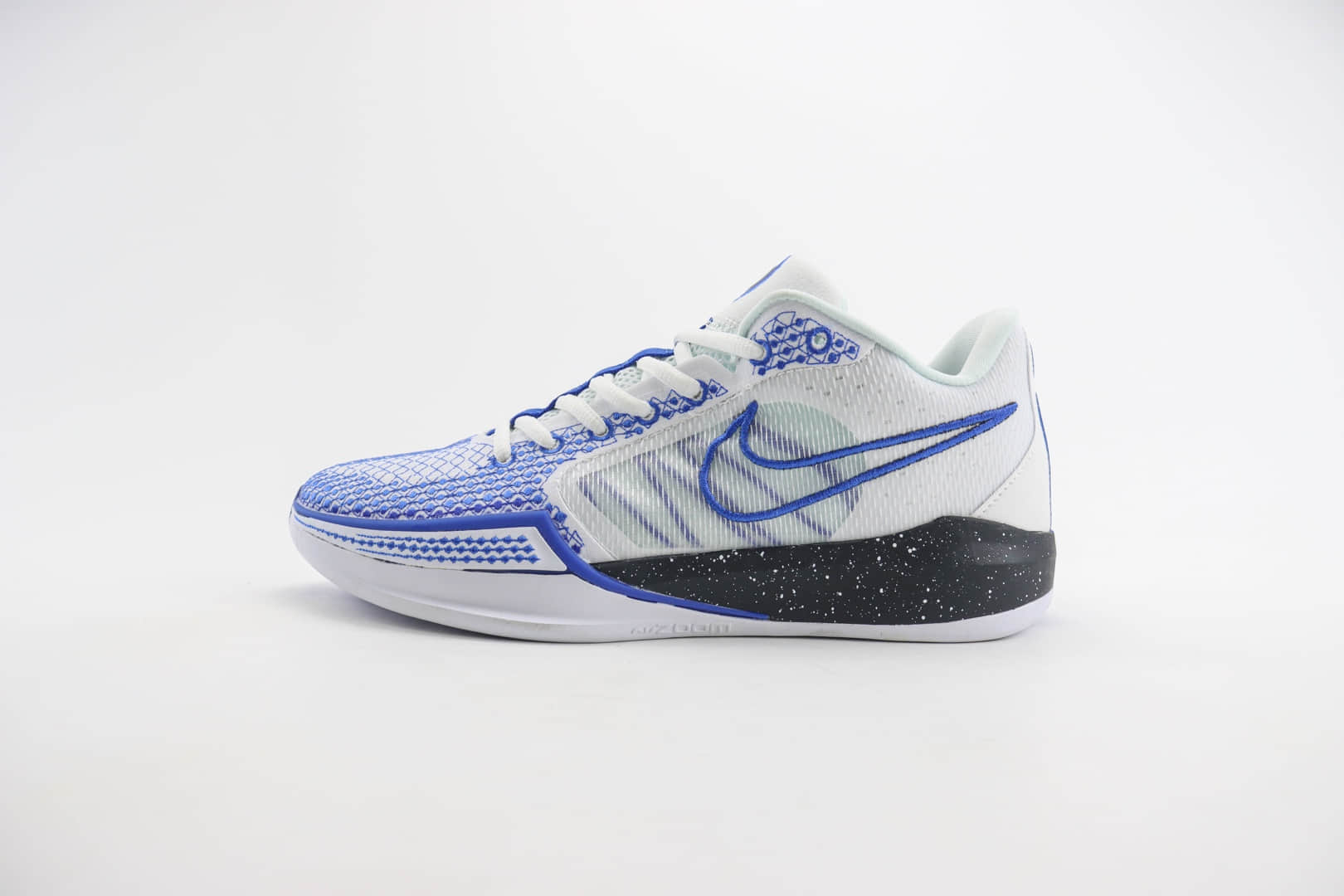 耐克Nike Sabrina 1纯原版本萨布丽娜一代蓝白色低帮篮球鞋 莆田耐克代理 货号：FQ3391-300