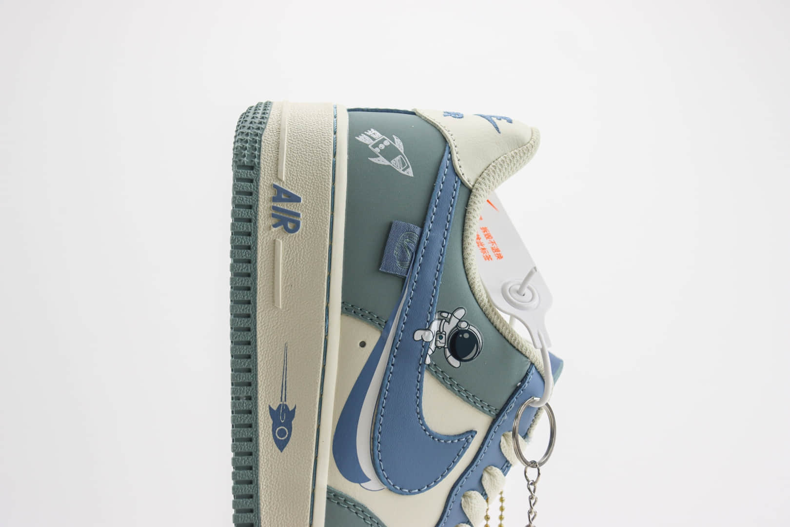 耐克Nike Air Force 1'07 Low”Star Tours“纯原版本空军一号AF1宇航员板鞋 莆田耐克货源 货号：DB3301-711
