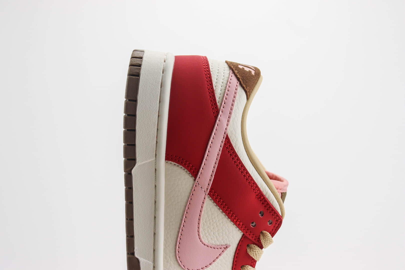 耐克Nike Dunk Low纯原版本低帮Dunk情人节白红粉板鞋 莆田复刻鞋工厂 货号：FB7910-600