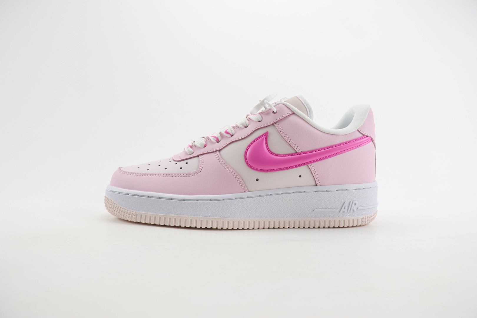 耐克Nike Air Force 1纯原版本空军一号AF1米白粉板鞋 莆田耐克货源 货号：HM3696-661