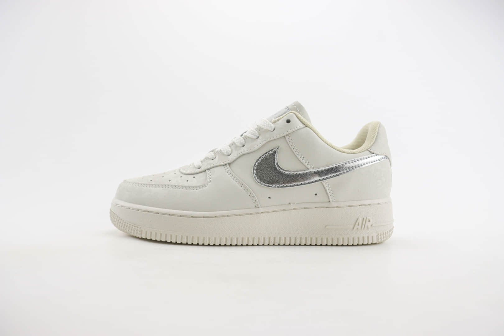 耐克Nike Air Force 1纯原版本空军一号AF1白灰银板鞋 莆田耐克代理 货号：AF2406-110