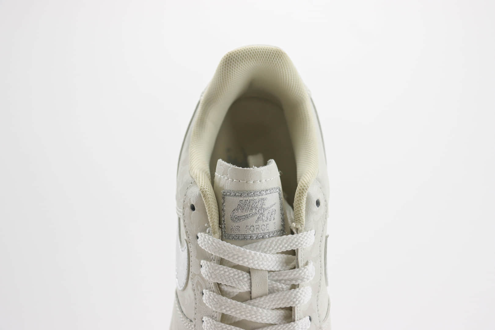 耐克Nike Air Force 1纯原版本空军一号AF1白灰银板鞋 莆田耐克代理 货号：AF2406-110