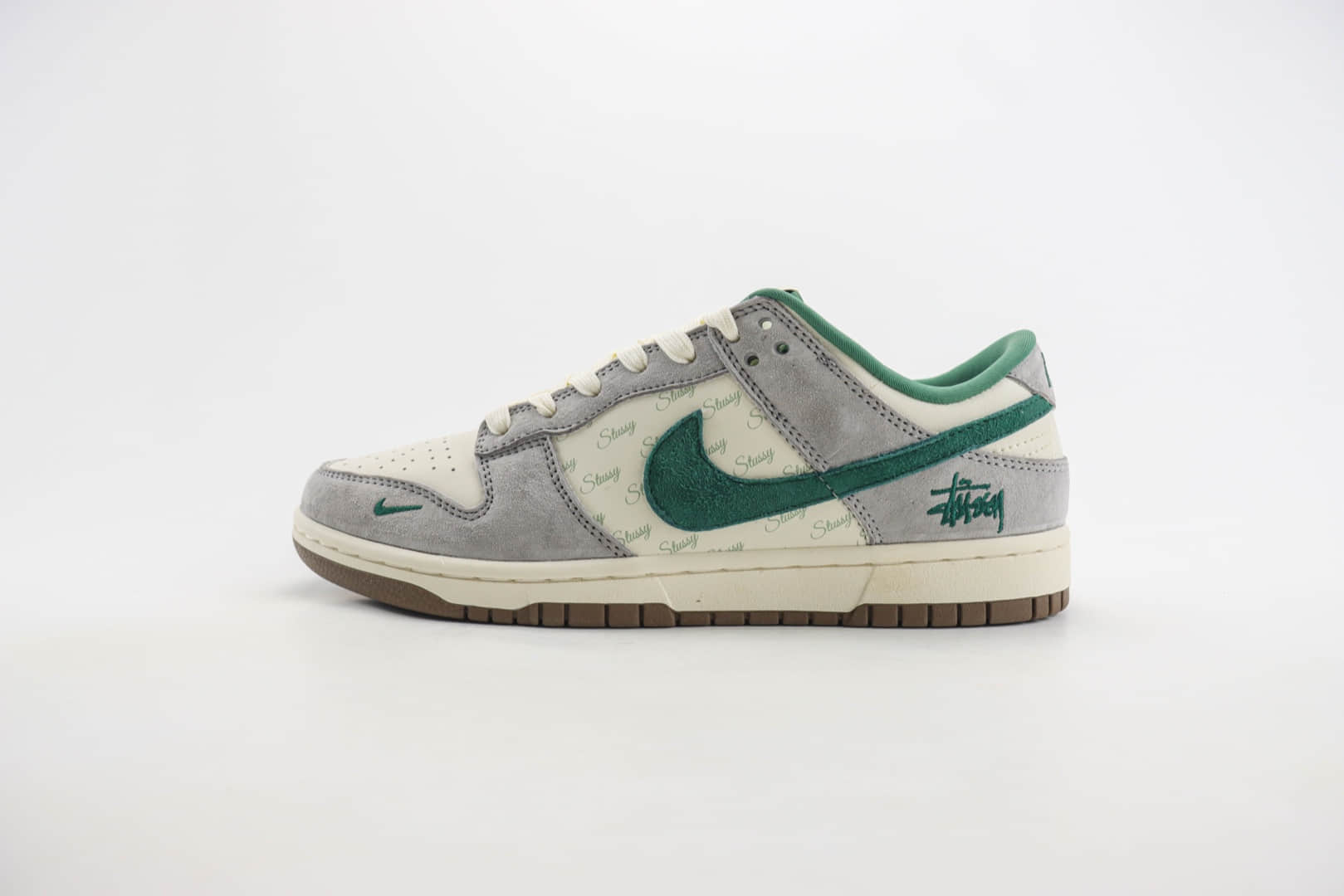 耐克Stussy x Nike SB Dunk Low纯原版本斯图西联名SB Dunk白灰绿双勾板鞋 莆田复刻鞋货源 货号：CF3688-007