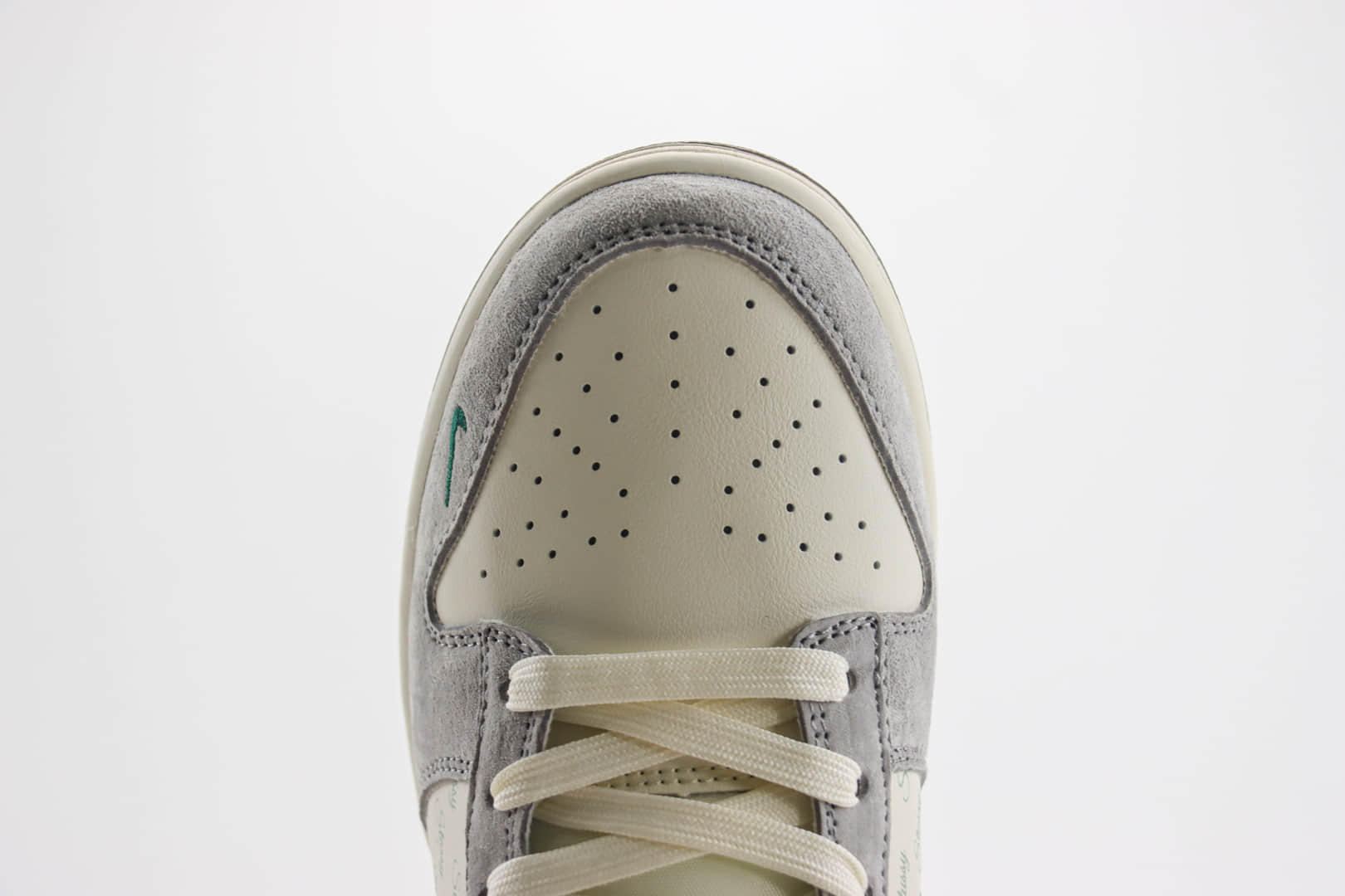 耐克Stussy x Nike SB Dunk Low纯原版本斯图西联名SB Dunk白灰绿双勾板鞋 莆田复刻鞋货源 货号：CF3688-007