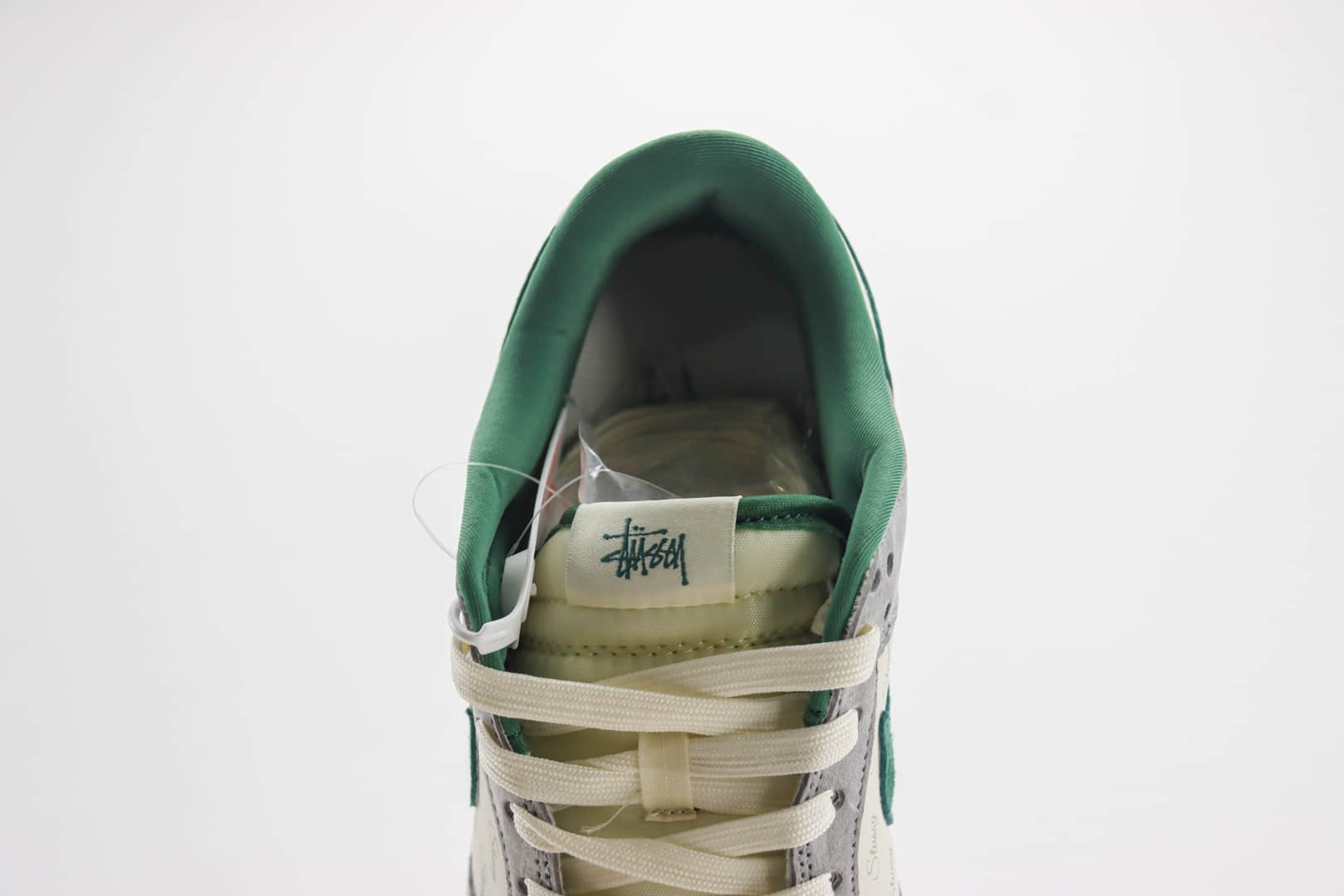 耐克Stussy x Nike SB Dunk Low纯原版本斯图西联名SB Dunk白灰绿双勾板鞋 莆田复刻鞋货源 货号：CF3688-007