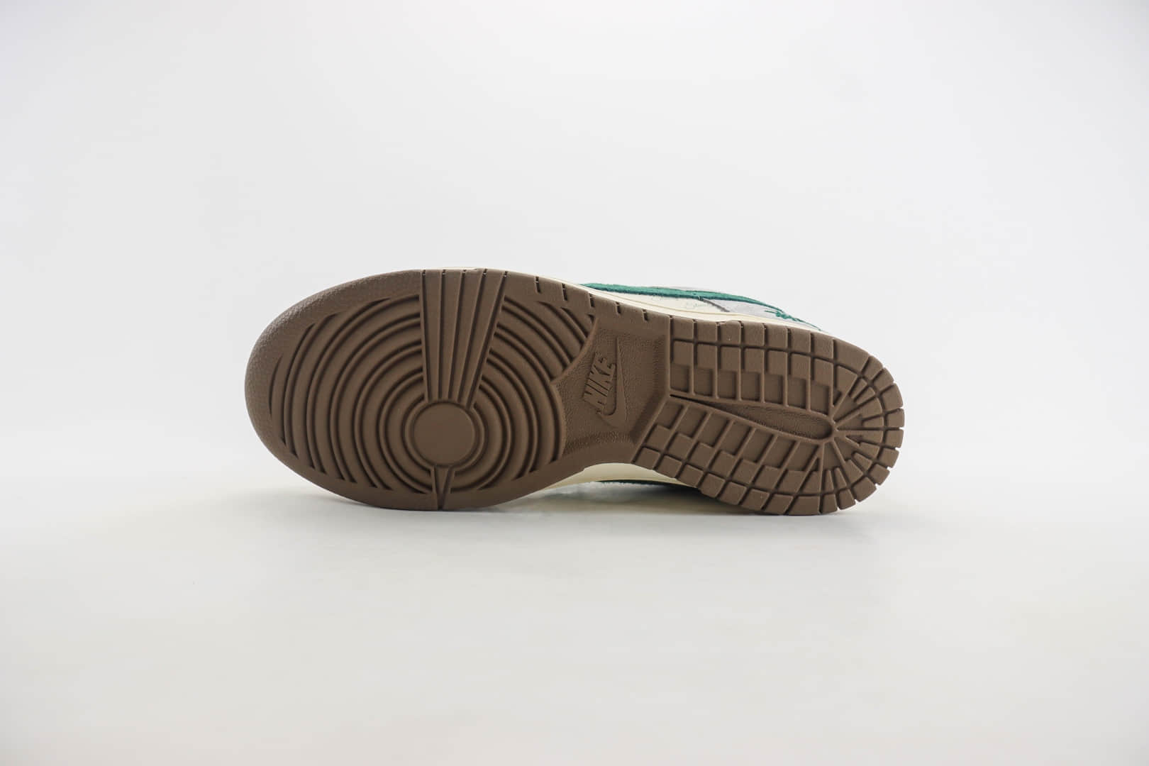 耐克Stussy x Nike SB Dunk Low纯原版本斯图西联名SB Dunk白灰绿双勾板鞋 莆田复刻鞋货源 货号：CF3688-007