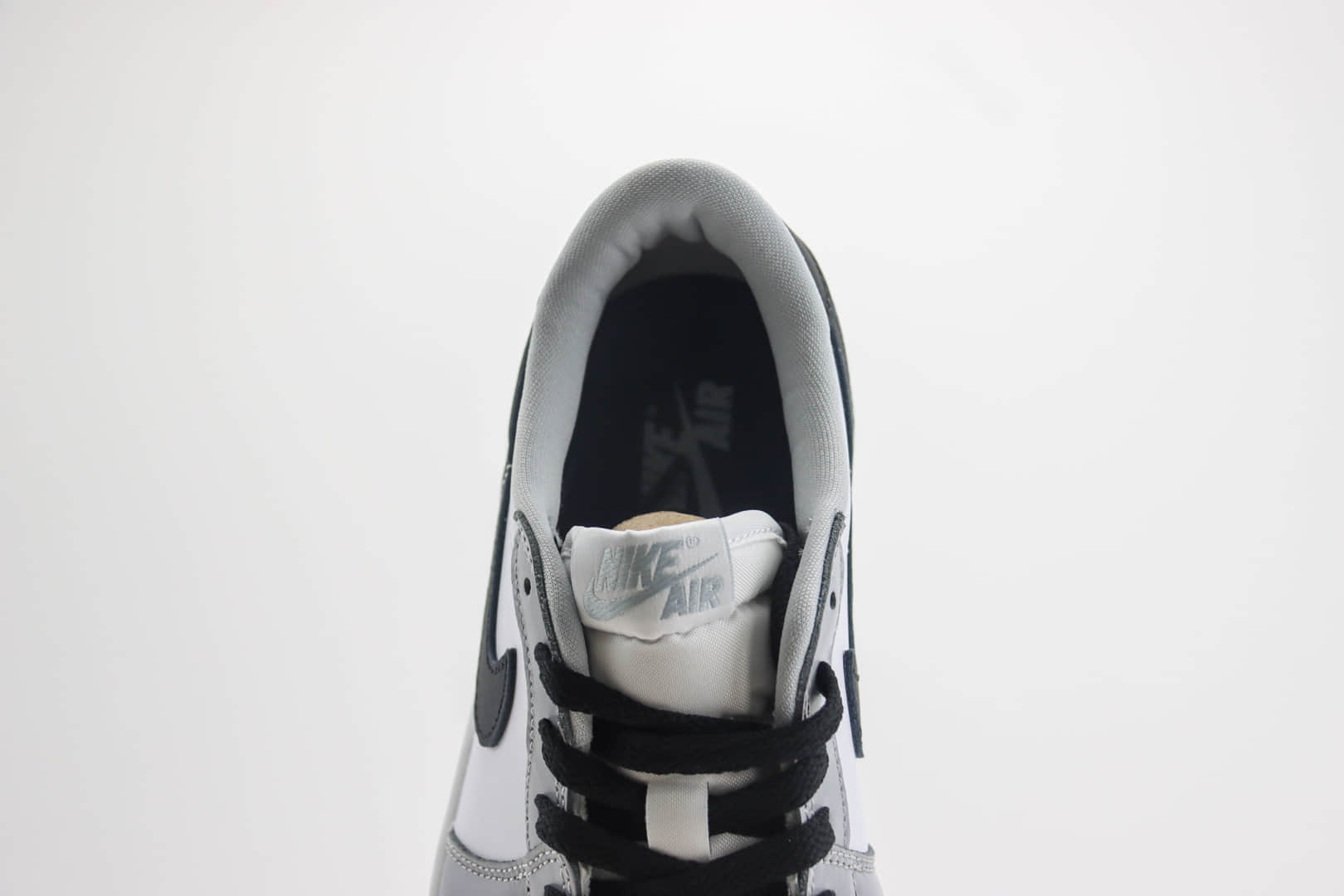 乔丹Air Jordan AJ1 Low Golf纯原版本低帮AJ1高尔夫白灰黑勾板鞋 莆田AJ1货源 货号：CZ0790-110