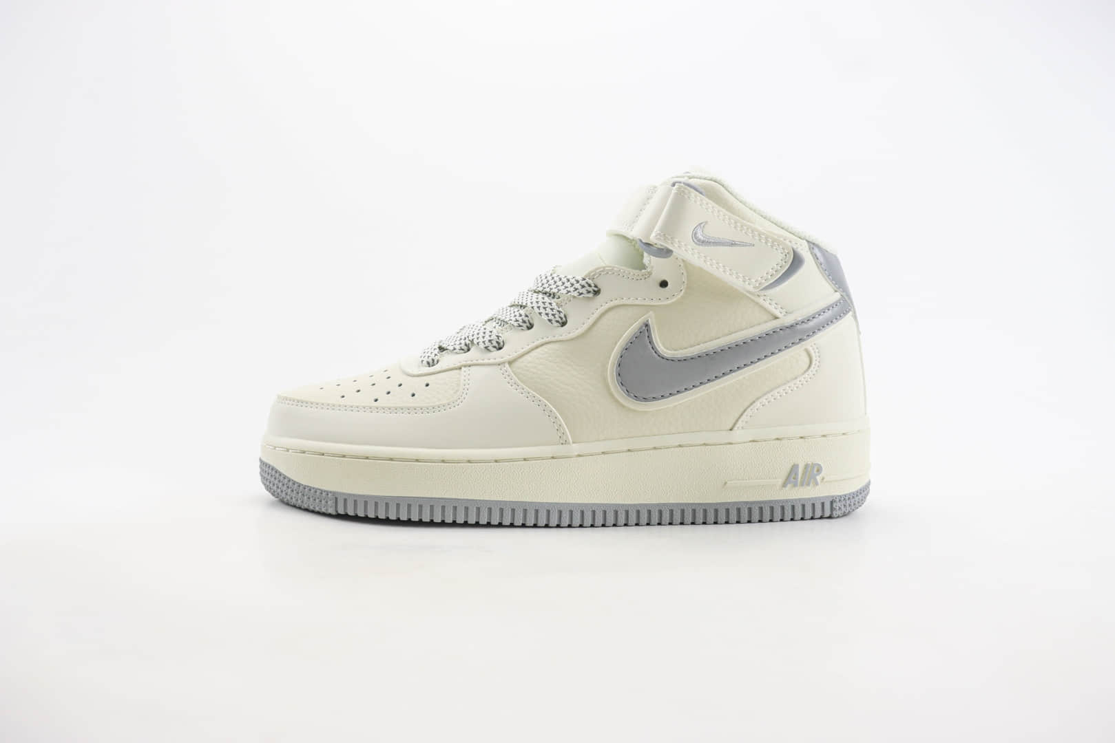 耐克Nike Air Force 1 Mid纯原版本中帮空军一号AF1米灰色板鞋 莆田耐克代理 货号：SH0235-522