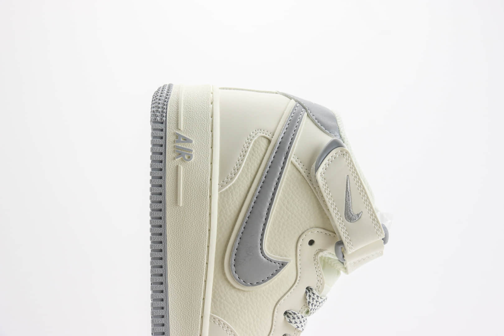 耐克Nike Air Force 1 Mid纯原版本中帮空军一号AF1米灰色板鞋 莆田耐克代理 货号：SH0235-522
