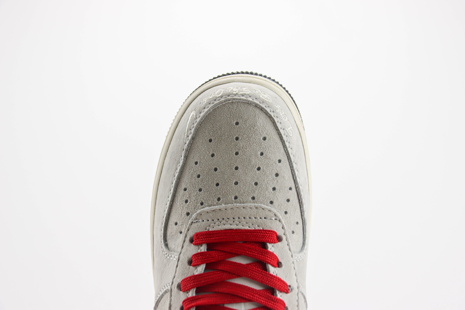 耐克Nike Air Force 1 Low纯原版本空军一号AF1麂皮灰红低帮板鞋 莆田天花板AF1 货号：KK1988-020