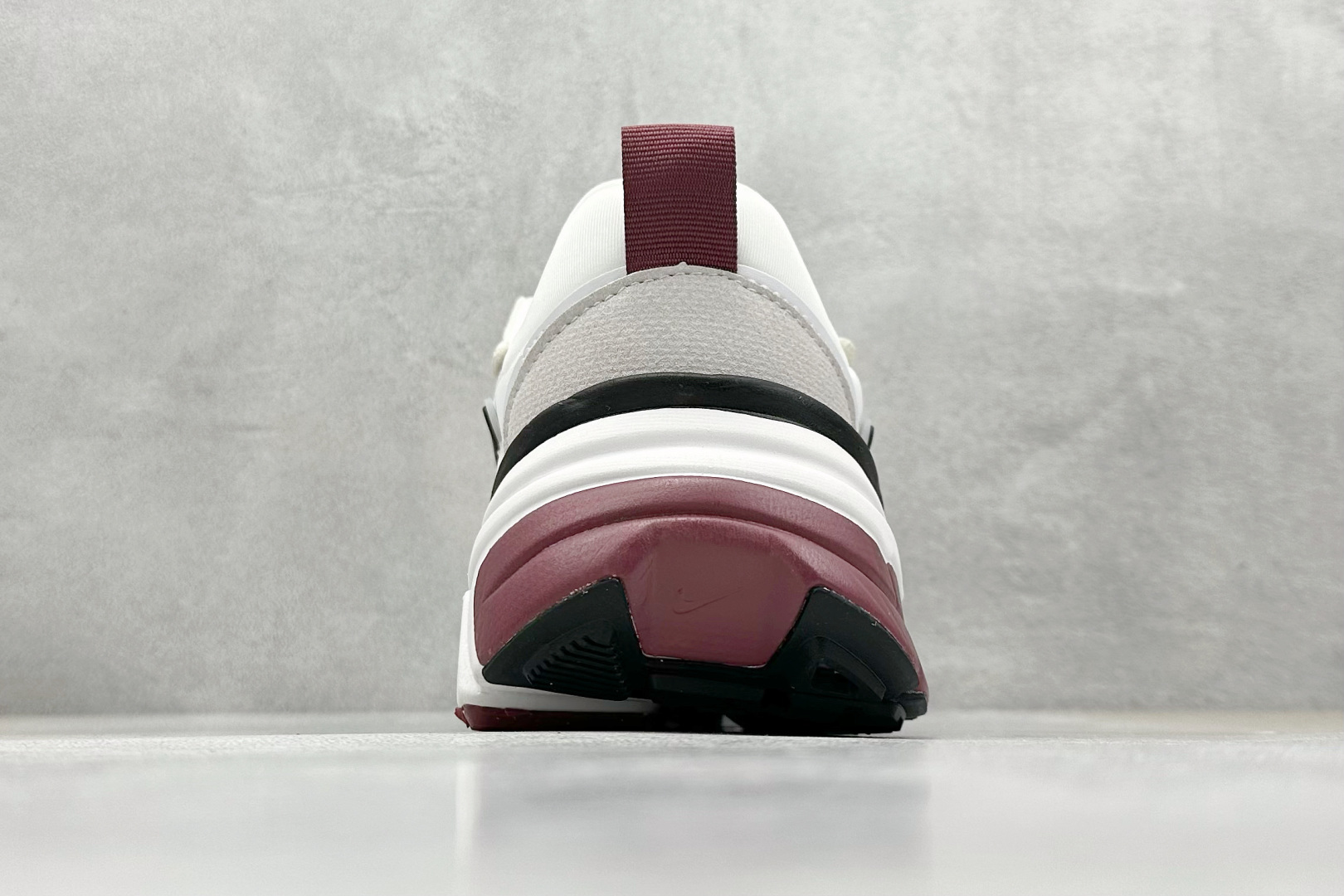 耐克Nike V2K Runtekk纯原版本白灰红减震复古跑鞋 莆田耐克批发 货号：HQ3500-100